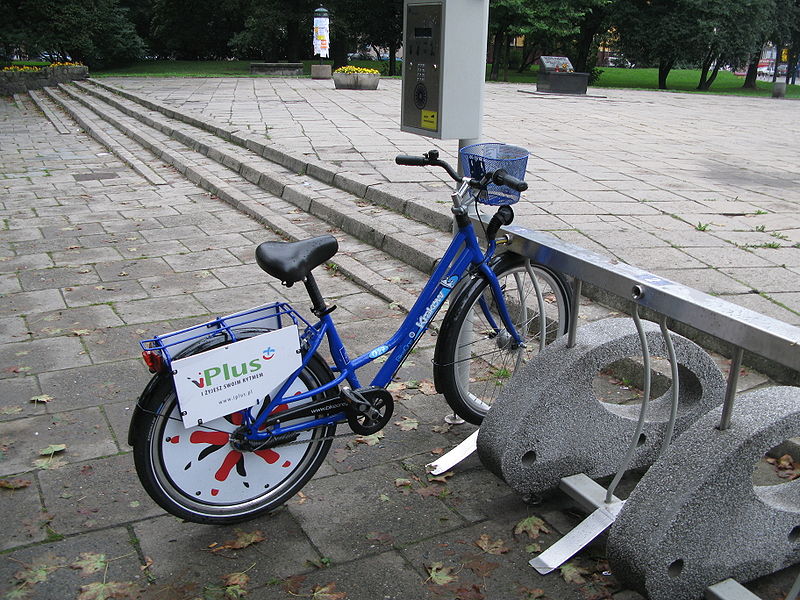W Krakowie po trudach i znojach wracają miejskie wypożyczalnie rowerów. Za darmo!